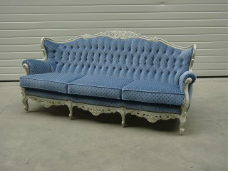 Klassiek stijlsalon met gecapitonneerde rug - Realisaties