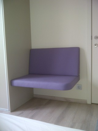 Kleine zitbank voor hotelkamer - Projecten - Realisaties