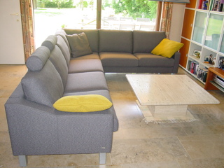 Linea hoek in stof met gesloten armen - Maatwerk - Realisaties