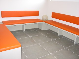 Kussens voor wachtbank dokterskabinet - Projecten - Realisaties