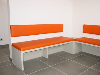 Kussens voor wachtbank dokterskabinet - Projecten - Realisaties